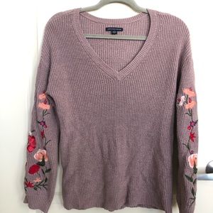 American Eagle v neck sweater